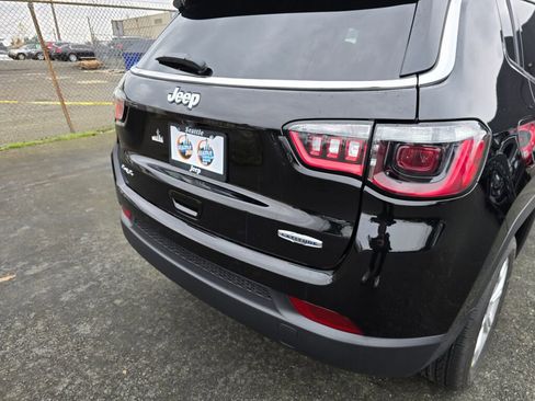 New 2026 Jeep Compass Latitude image 16