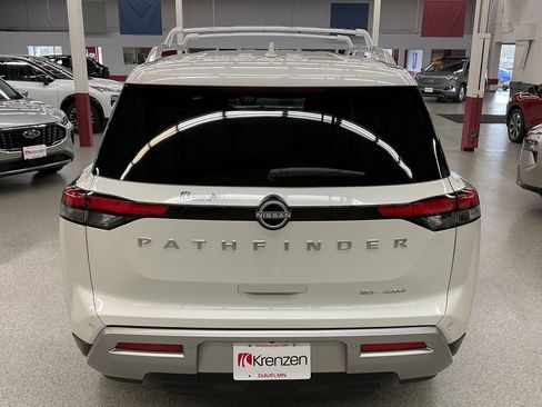 Used 2024 Nissan Pathfinder SL image 6