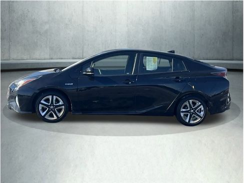 Used 2016 Toyota Prius Three Touring image 6