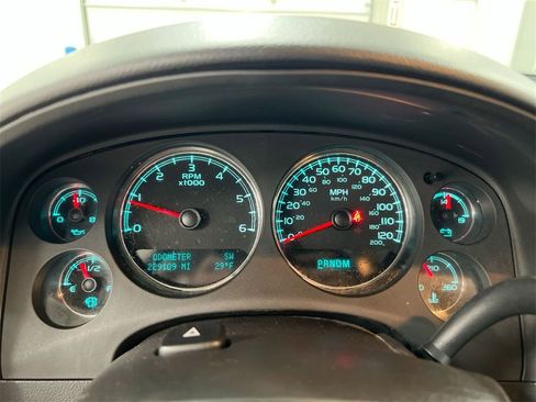 Used 2014 Chevrolet Tahoe LT image 12