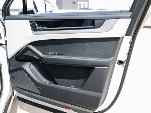 New 2025 Porsche Cayenne S image 26