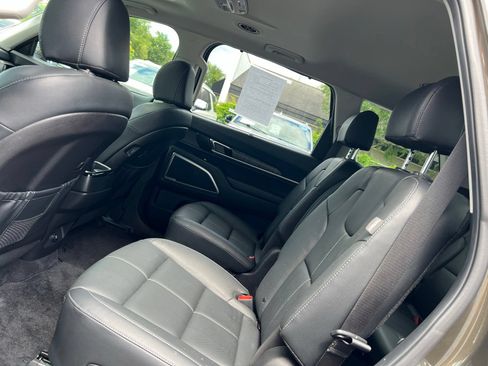 Used 2025 Kia Telluride EX w/ EX Captain's Chair Package FWD image 49