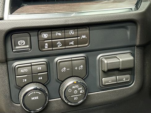 New 2026 Chevrolet Tahoe Premier w/ Sun And Tow Package image 10