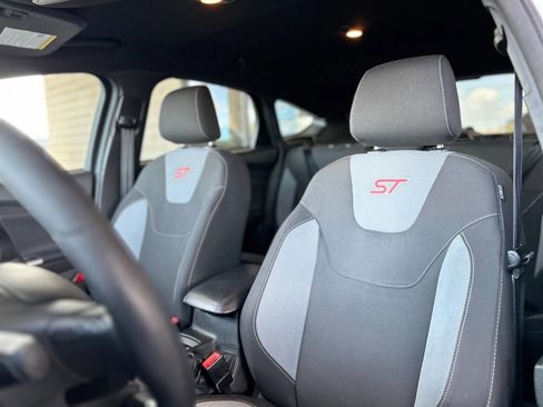 Used 2017 Ford Focus ST FWD image 40
