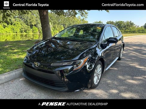 Used 2026 Toyota Corolla LE w/ LE Premium Package FWD image 1