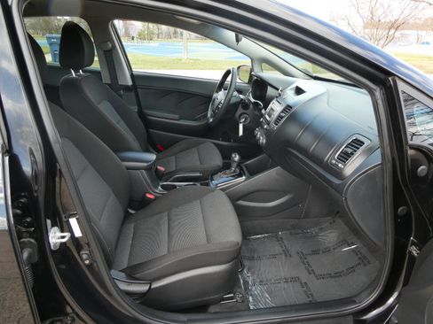 Used 2017 Kia Forte LX FWD image 27