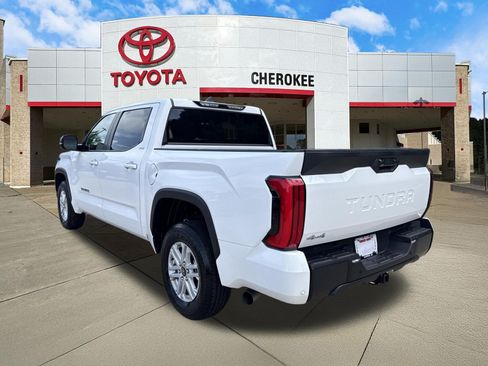 Used 2025 Toyota Tundra SR5 w/ SR5 Premium Package AWD/4WD image 7