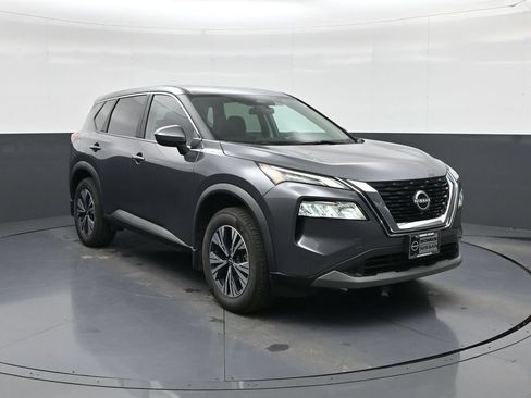 Used 2023 Nissan Rogue SV FWD image 1
