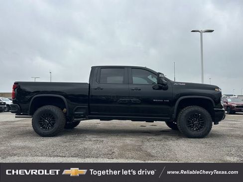 New 2026 Chevrolet Silverado 2500 ZR2 AWD/4WD image 3