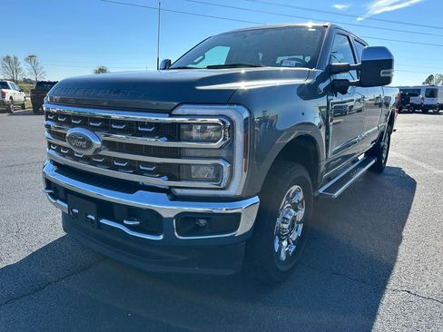 Certified 2024 Ford F250 Lariat w/ Chrome Package image 4