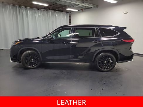 Used 2023 Toyota Highlander XSE AWD/4WD image 5