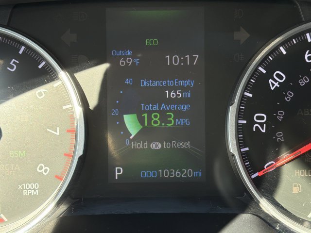 Used 2021 Toyota RAV4 XLE w/ Convenience Package AWD/4WD image 16