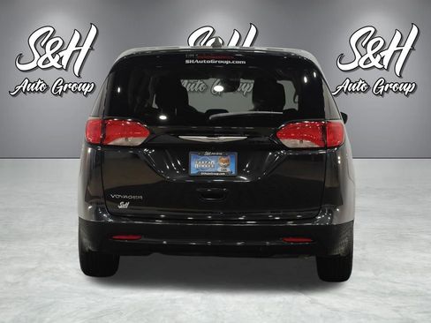Used 2023 Chrysler Voyager LX FWD image 16