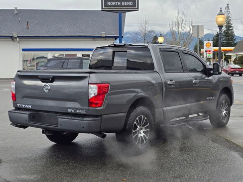 Used 2021 Nissan Titan SV w/ SV Convenience Package AWD/4WD image 5