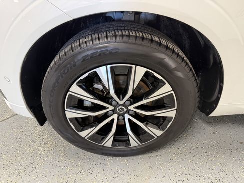 Used 2025 Volvo XC60 B5 Plus AWD/4WD image 27