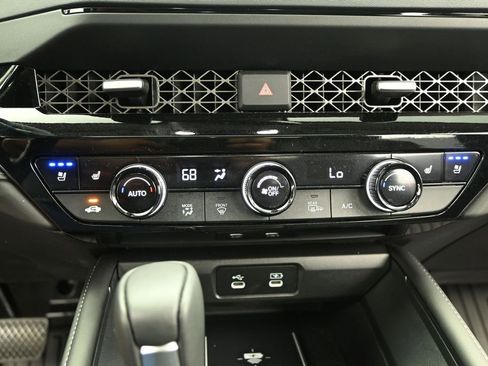 Used 2025 Honda Accord Touring image 13