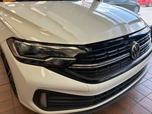 Used 2024 Volkswagen Jetta Sport FWD image 2