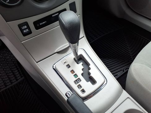 Used 2012 Toyota Corolla LE FWD image 11