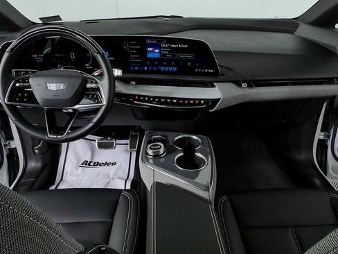 Certified 2025 Cadillac Optiq Luxury 1 AWD/4WD image 15
