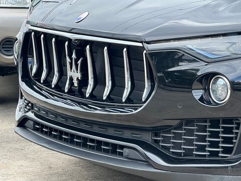 Used 2018 Maserati Levante AWD/4WD image 89