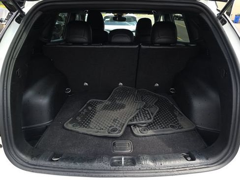 Used 2025 Jeep Compass Trailhawk AWD/4WD image 6