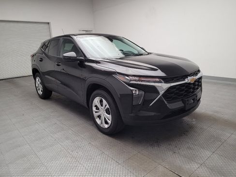 Used 2024 Chevrolet Trax LS FWD image 13