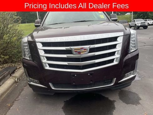 Used 2017 Cadillac Escalade Premium Luxury AWD/4WD image 13