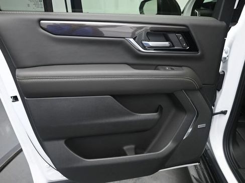 New 2026 GMC Yukon XL Elevation w/ Elevation Premium Package AWD/4WD image 13