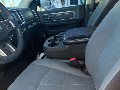 Used 2022 RAM 1500 Classic SLT image 7