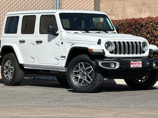 Used 2025 Jeep Wrangler Sahara video 2
