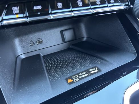 New 2026 Chevrolet Traverse LT image 30