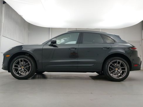 Certified 2026 Porsche Macan AWD/4WD image 2