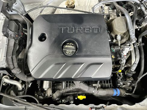 Used 2025 Chevrolet TrailBlazer LT AWD/4WD image 31