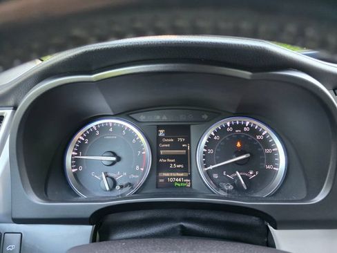 Used 2017 Toyota Highlander Limited AWD/4WD image 32