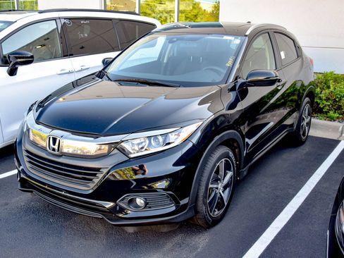 Used 2021 Honda HR-V EX image 1