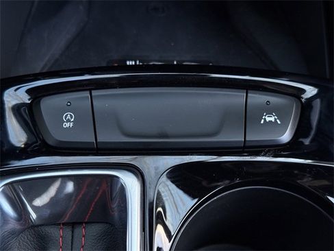 Used 2025 Chevrolet Trax RS w/ Sunroof Package image 21