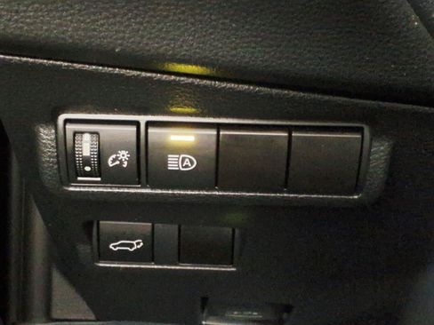 Used 2023 Toyota Corolla Cross XLE w/ Convenience Package AWD/4WD image 22