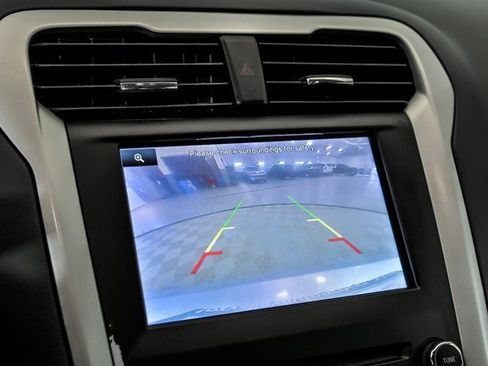 Used 2014 Ford Fusion SE image 18