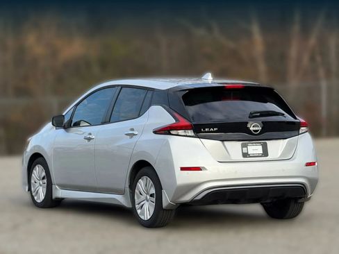 Used 2023 Nissan Leaf S image 10