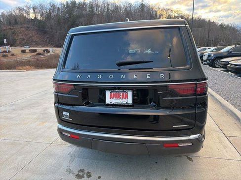 Used 2022 Jeep Wagoneer Series II AWD/4WD image 4