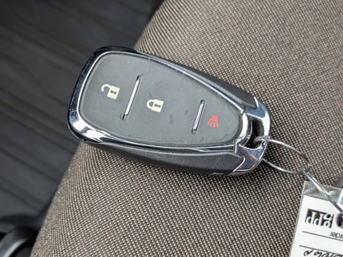 Used 2019 Chevrolet Equinox LT image 28