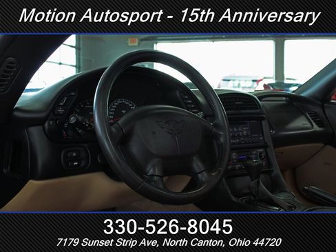 Used 2004 Chevrolet Corvette Convertible w/ Preferred Equipment Group RWD image 21