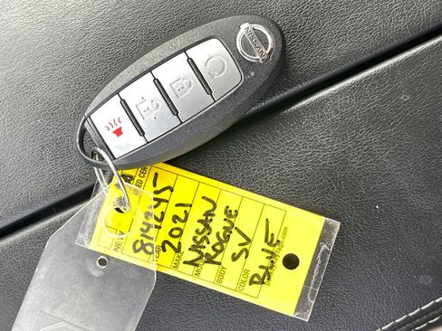 Used 2021 Nissan Rogue SV AWD/4WD image 32