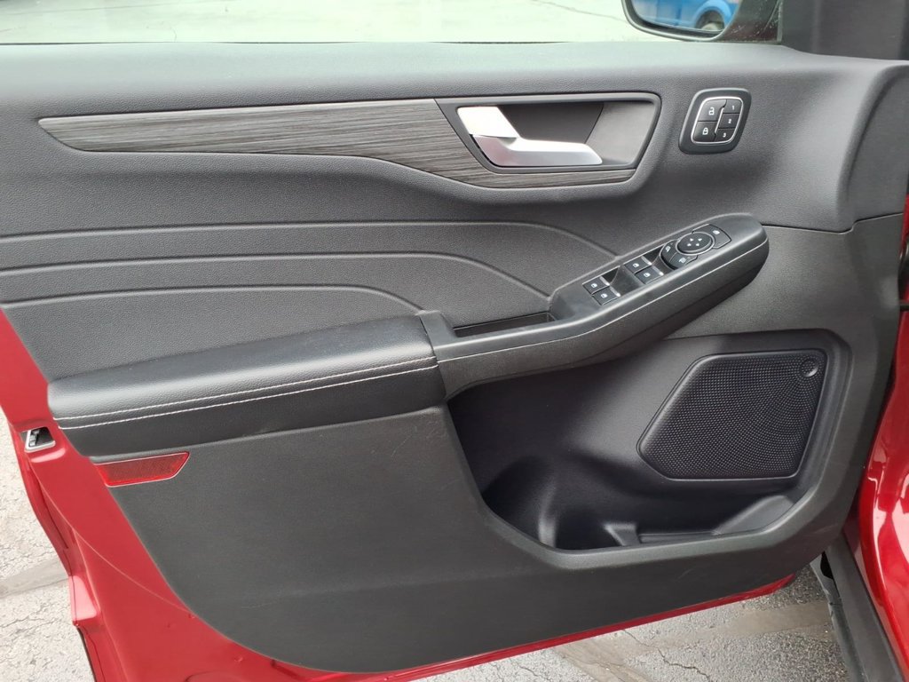 Used 2024 Ford Escape Platinum AWD/4WD image 14