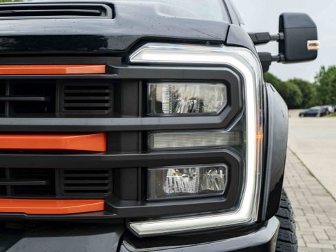 Used 2023 Ford F250 Lariat w/ Lariat Ultimate Package AWD/4WD image 12