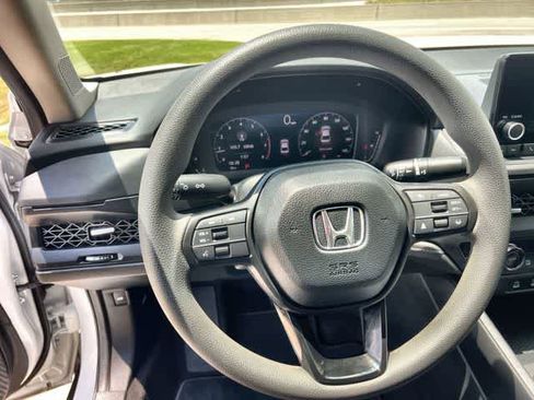 Used 2025 Honda Accord SE image 17