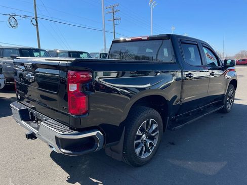 Used 2024 Chevrolet Silverado 1500 LT w/ Z71 Off-Road Package AWD/4WD image 5