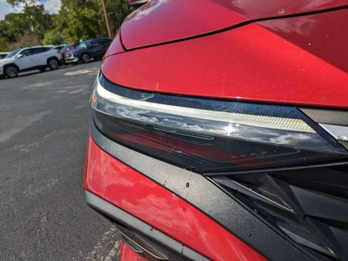 Used 2024 Hyundai Elantra SE FWD image 10