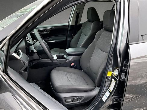 Used 2023 Toyota RAV4 XLE w/ Convenience Package image 21