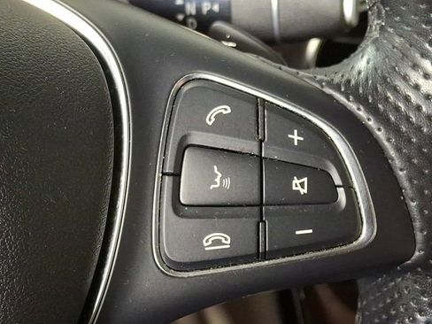Used 2019 Mercedes-Benz GLC 300 4MATIC image 22